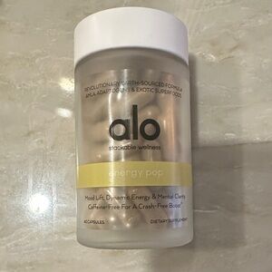 ALO Yoga Energy Pop Skincare Supplement - White and Gold